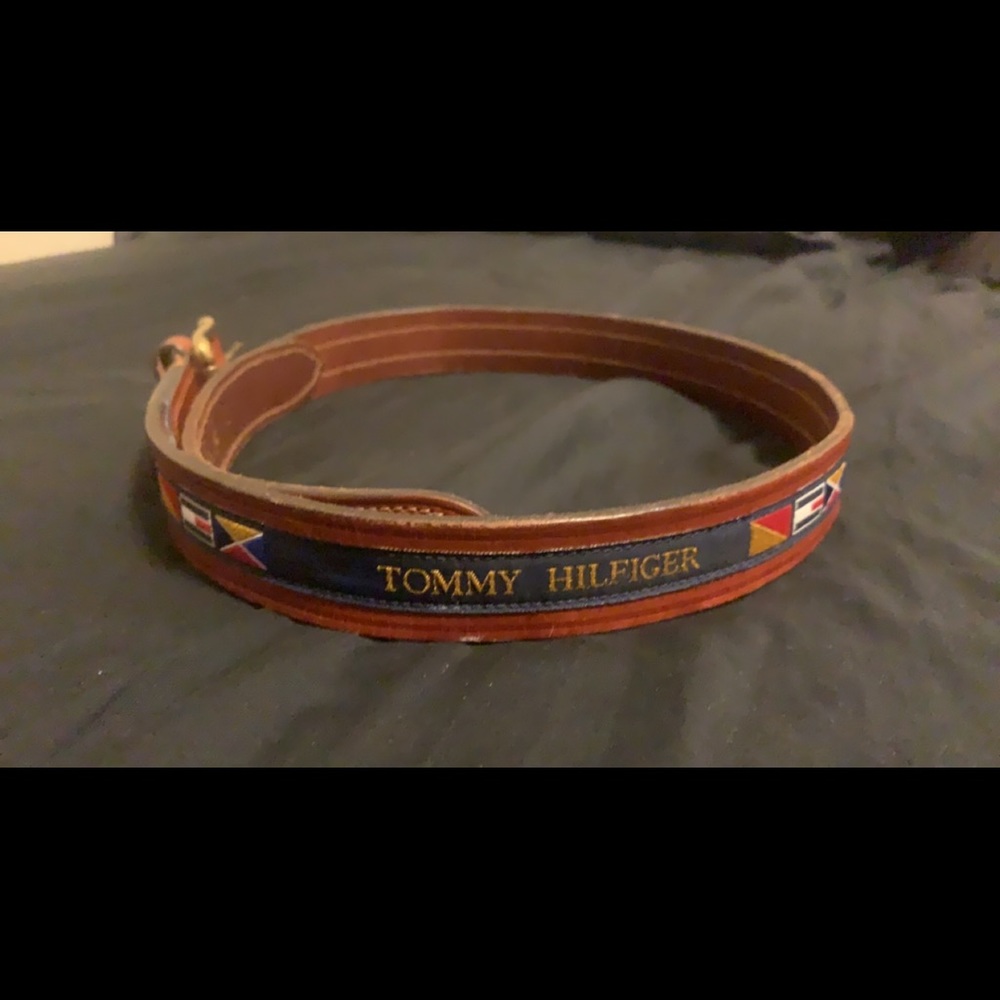 Women’s Tommy Hilfiger belt vintage